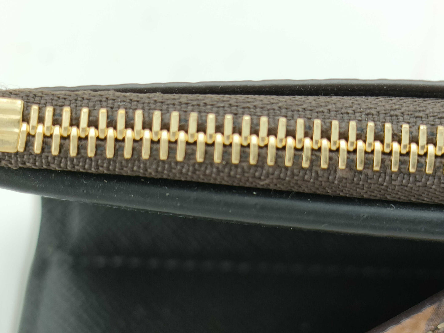 LOUIS VUITTON Monogram Reverse Victorine M81577 Wallet