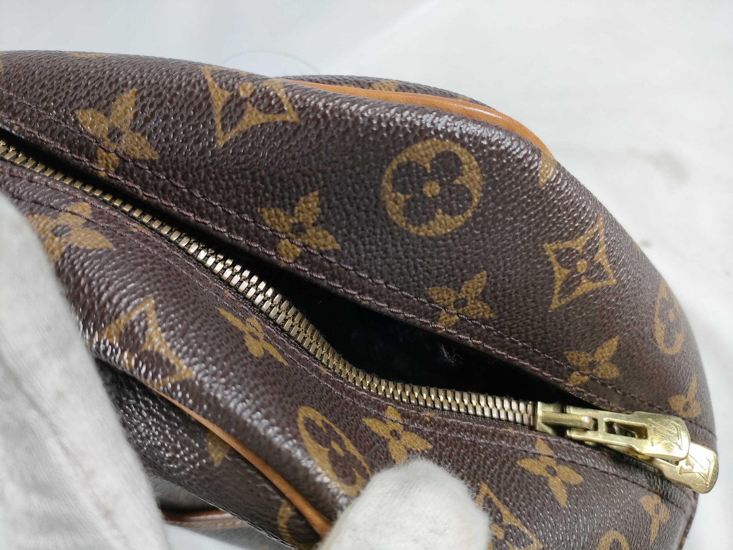 LOUIS VUITTON M47270 Monogram Pochette Accessoires Pouch Handbag