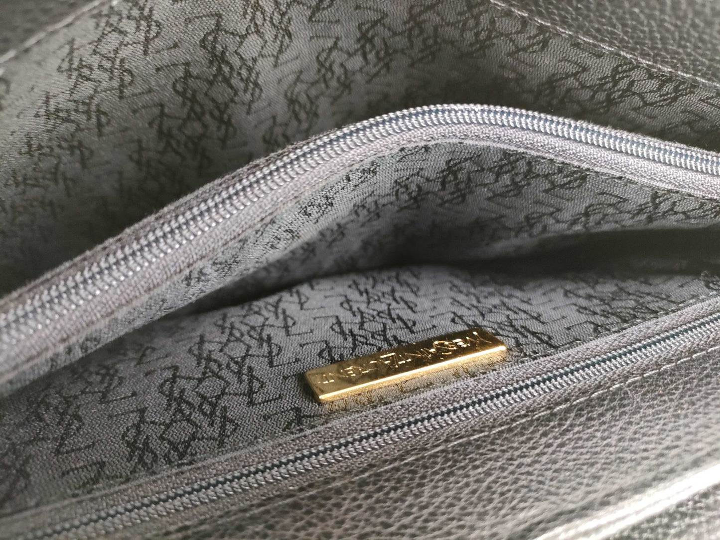 Yves Saint Laurent Diamond Cut Shoulder Bag Shoulder Bag