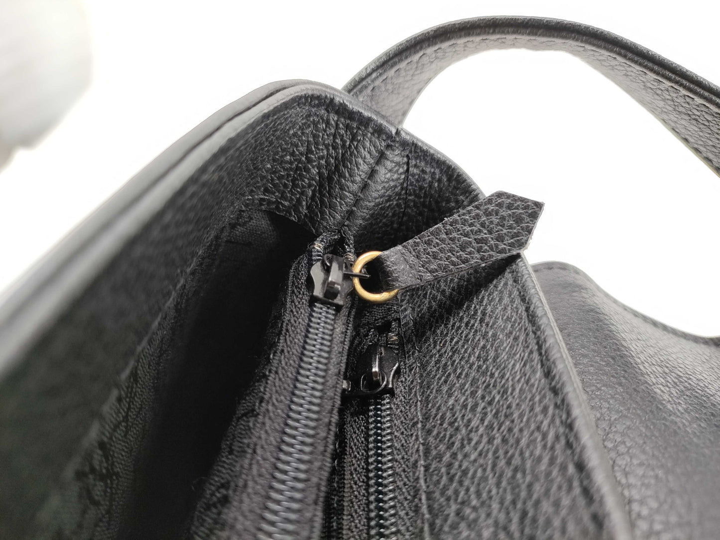 Yves Saint Laurent Diamond Cut Shoulder Bag Shoulder Bag