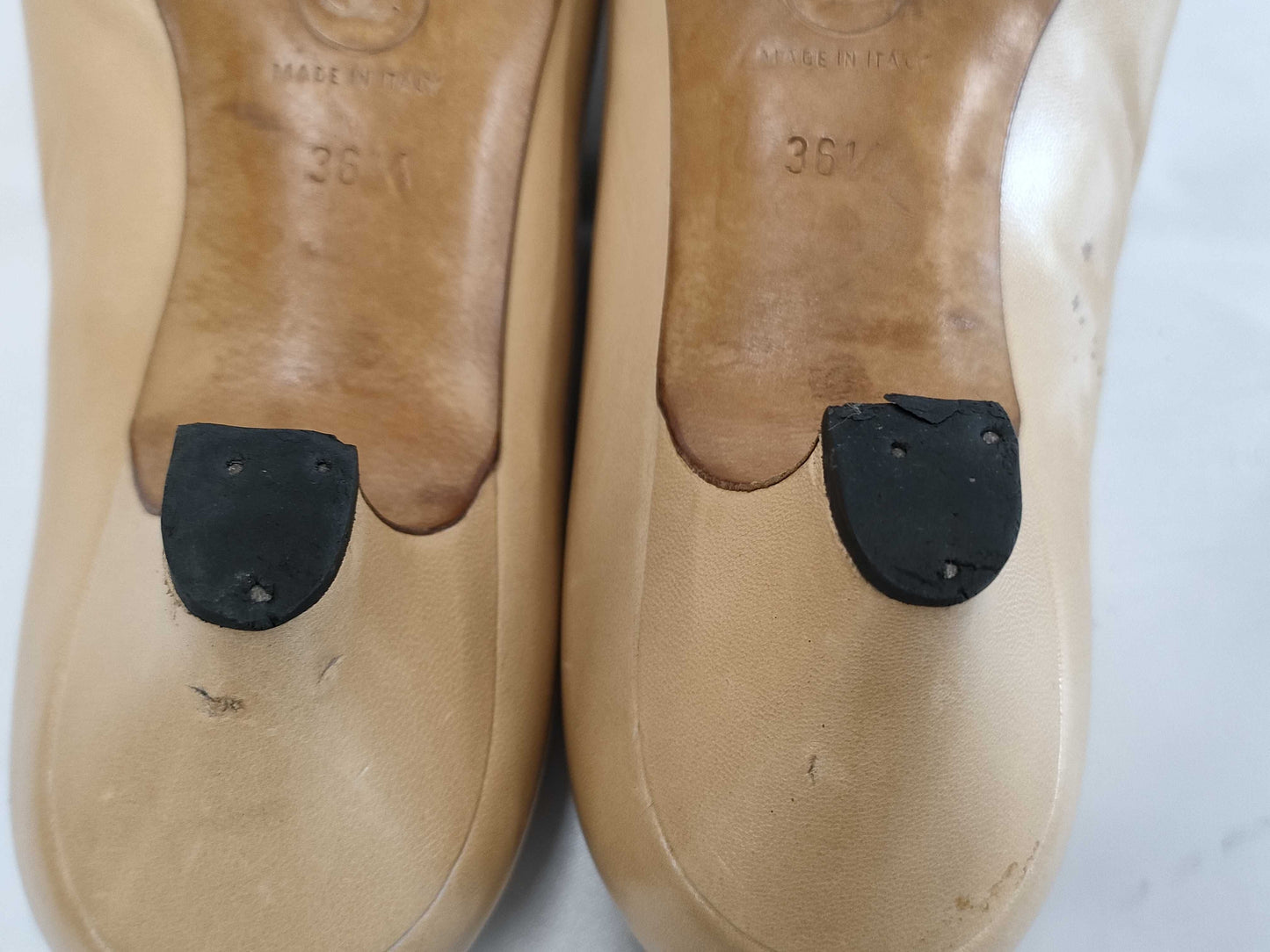 CHANEL size 36.5 pumps