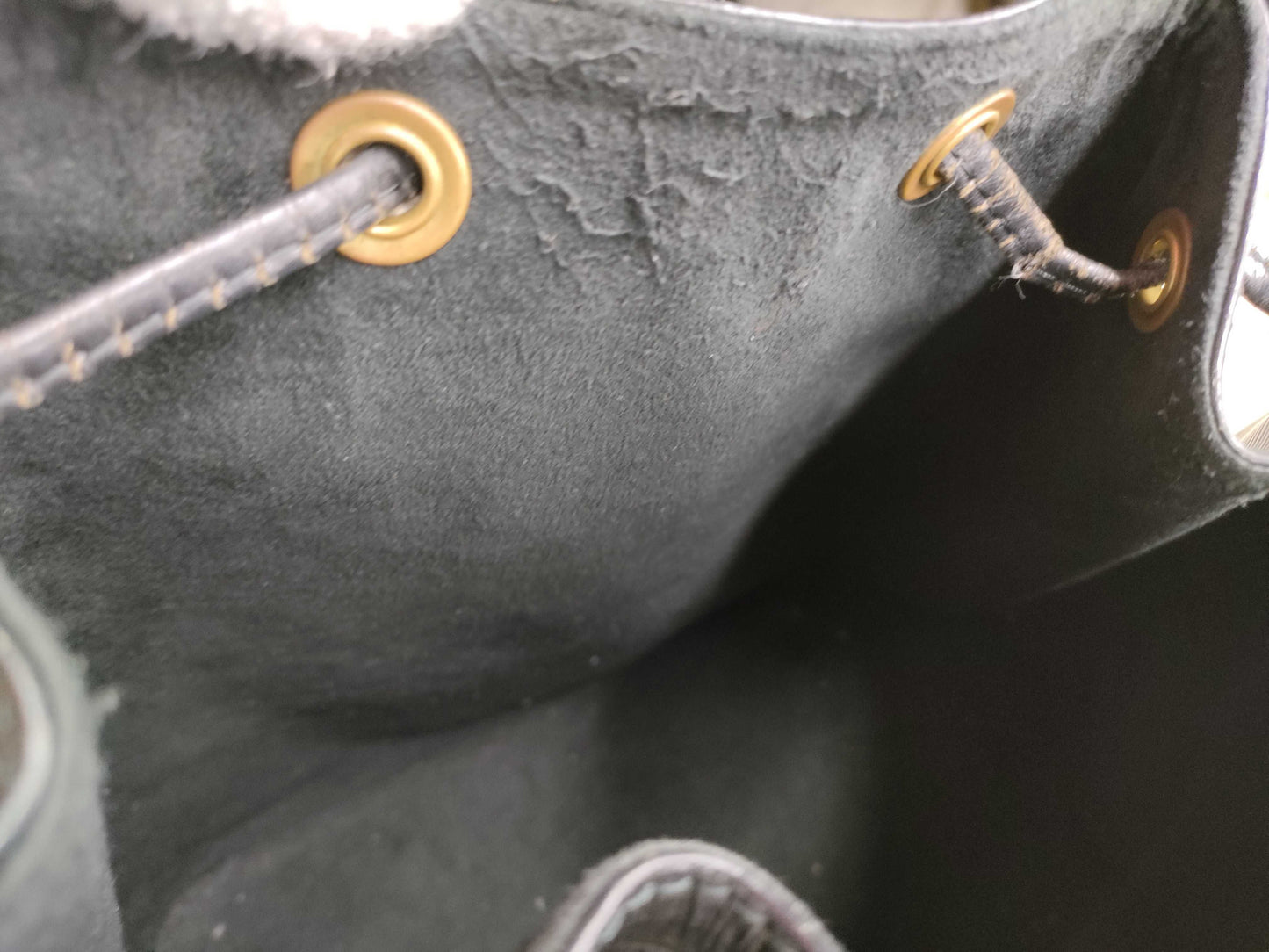 LOUIS VUITTON Epi Petit Noe Black Shoulder Bag