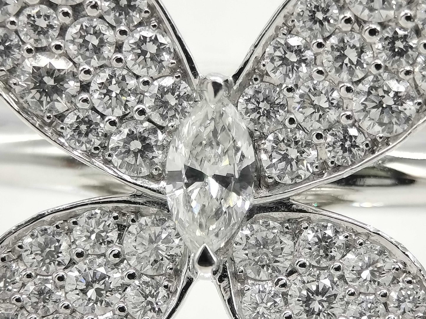 GRAFF Butterfly Pavé Diamond WG Au750 4.6g Ring