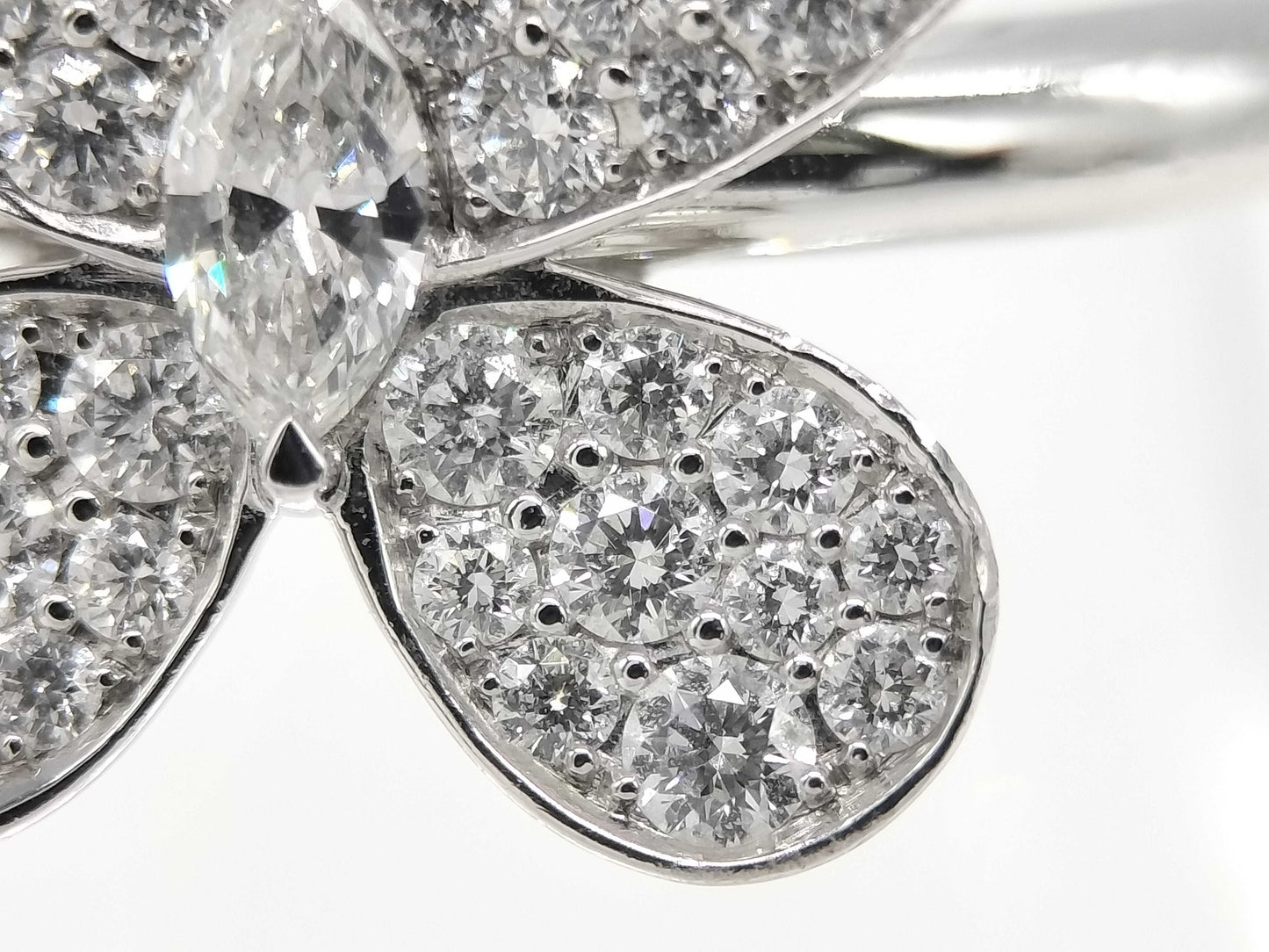 GRAFF Butterfly Pavé Diamond WG Au750 4.6g Ring