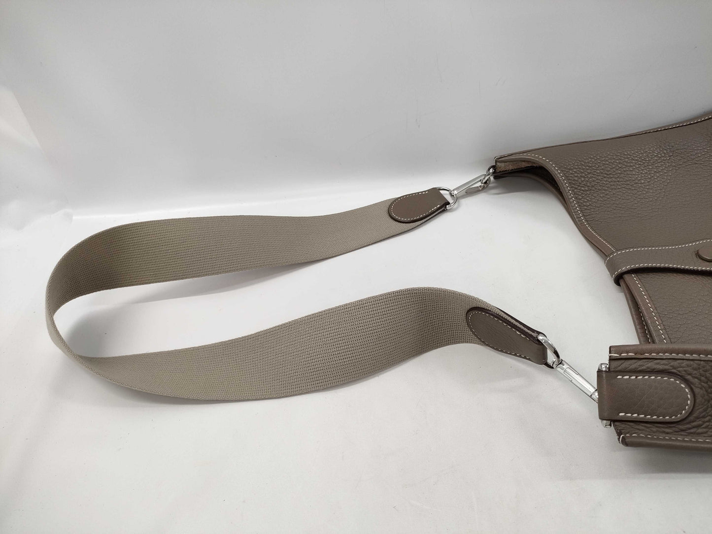 HERMES Evelyn I PM □* Stamped Silver Hardware Shoulder Bag
