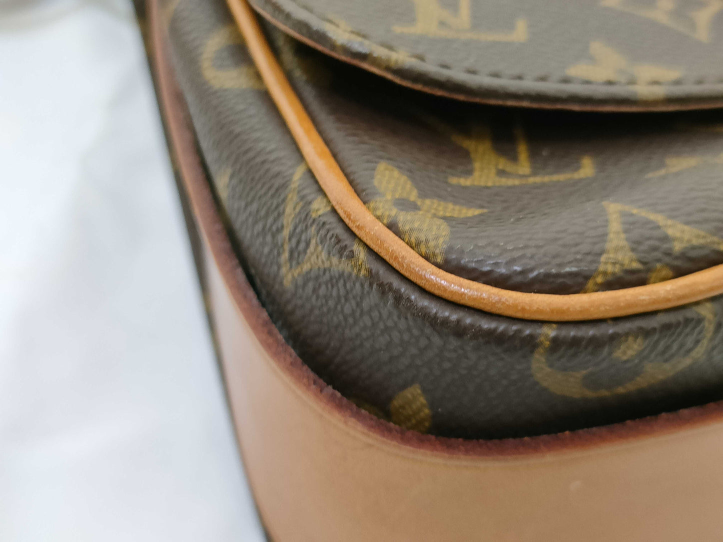 GUCCI LOUIS VUITTON M51253 Monogram Mini Cartouchiere Shoulder Bag