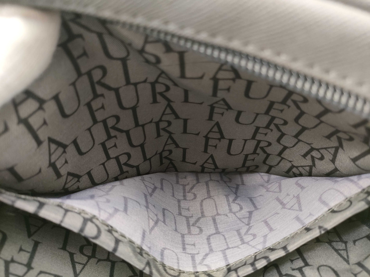 FENDI Deterioration/Ferragamo Perfume/FURLA 3-Piece Pouch