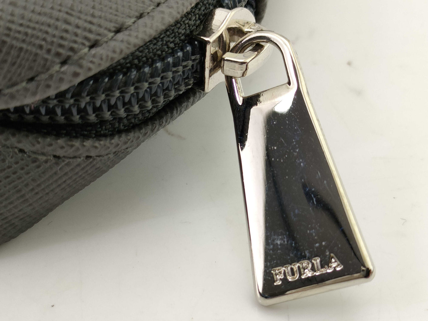 FENDI Deterioration/Ferragamo Perfume/FURLA 3-Piece Pouch