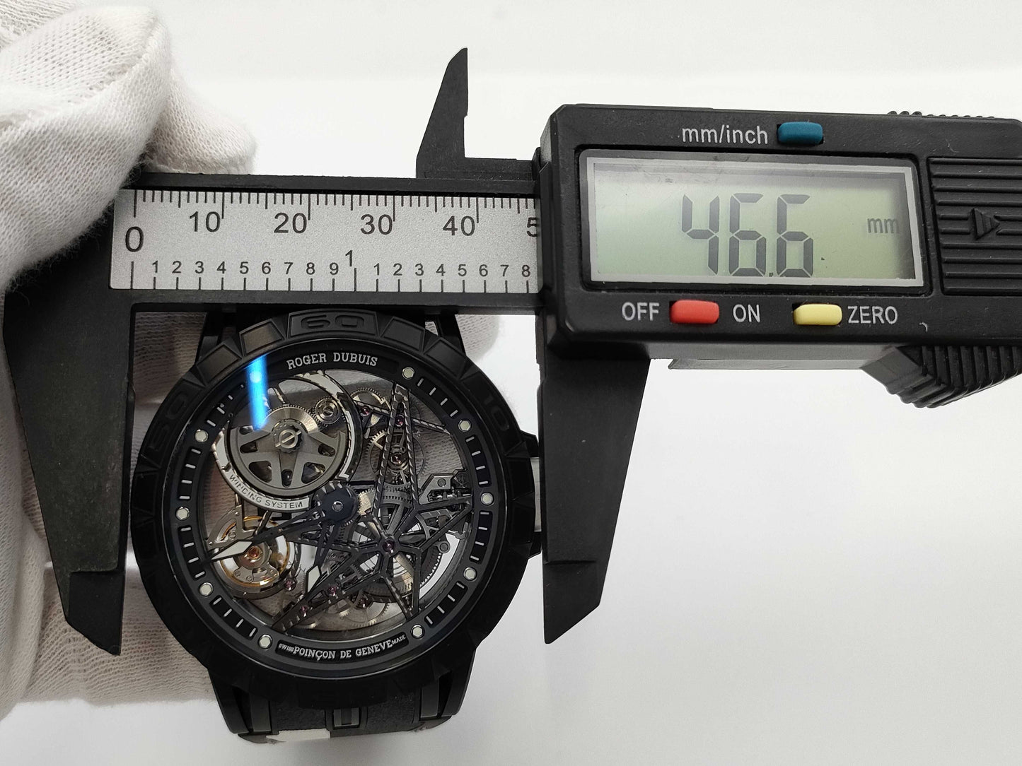 ROGER DUBUIS DBEX0826 M063NK 88460 Men's Watch