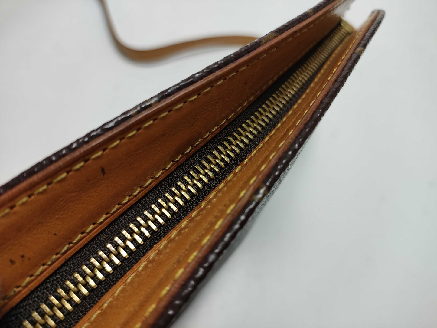 LOUIS VUITTON Monogram M51290 Drouot Shoulder Bag