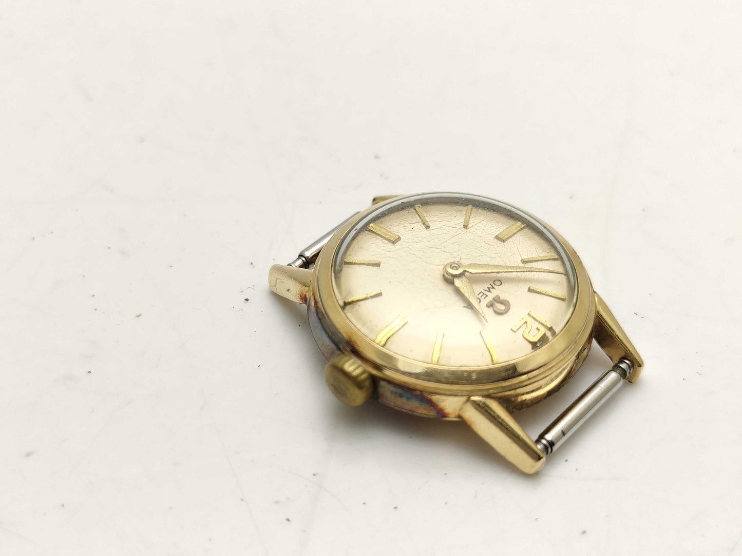 OMEGA Women's Hand-Wound Plastic Crystal Women's Watch