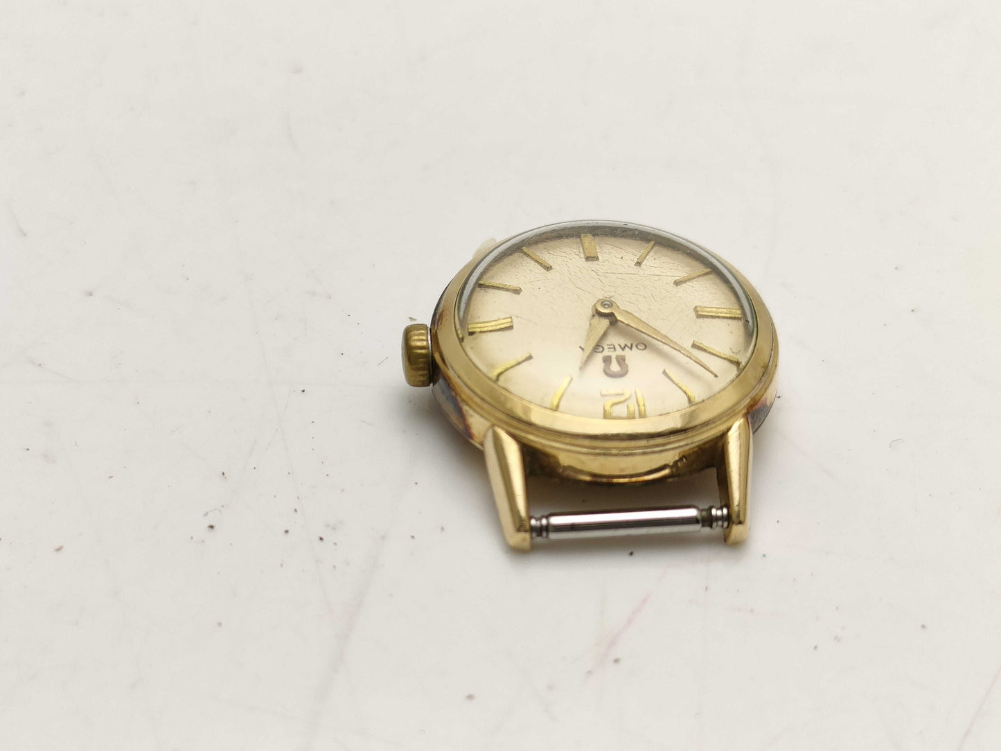 OMEGA Women's Hand-Wound Plastic Crystal Women's Watch