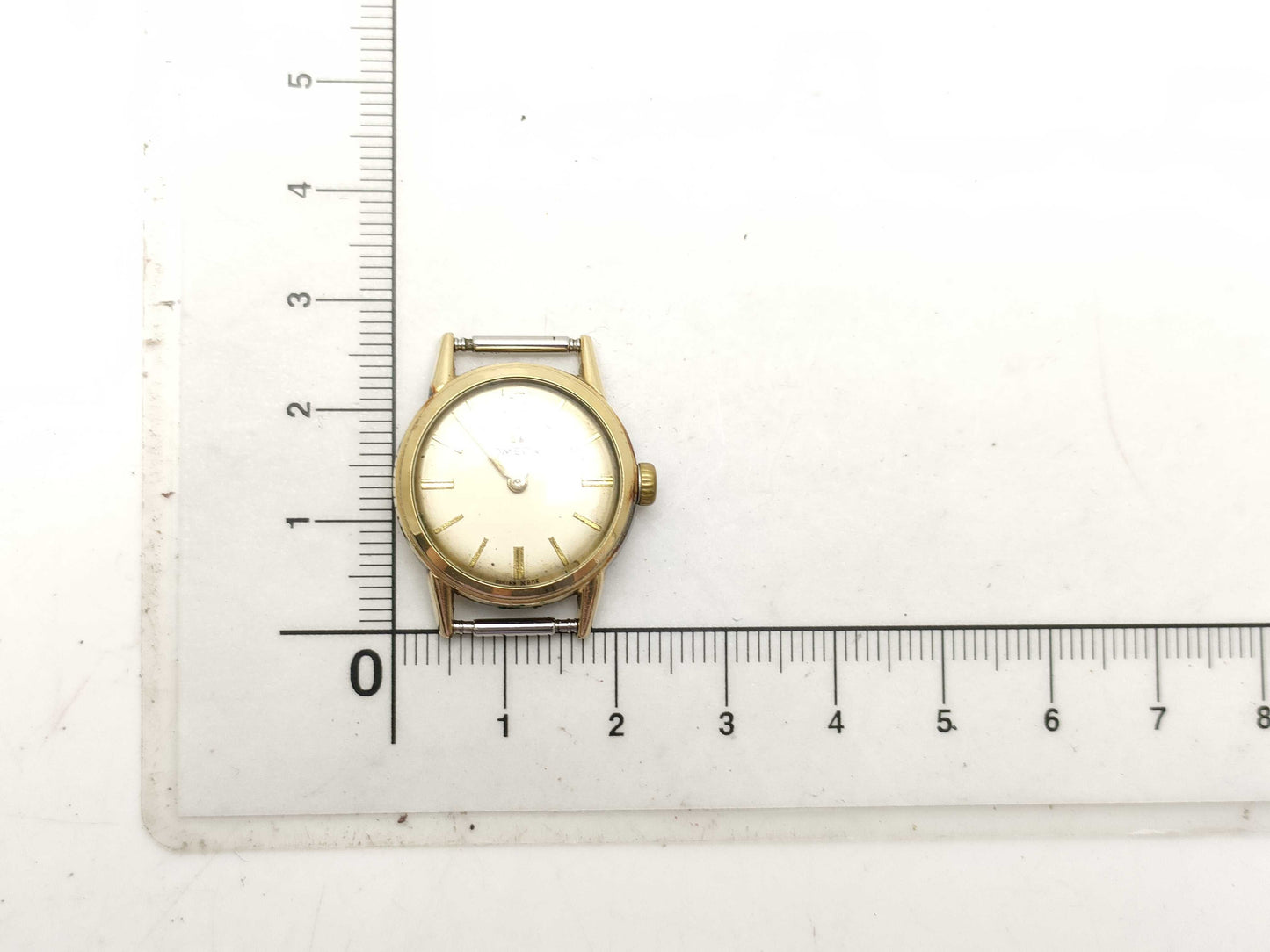 OMEGA Women's Hand-Wound Plastic Crystal Women's Watch