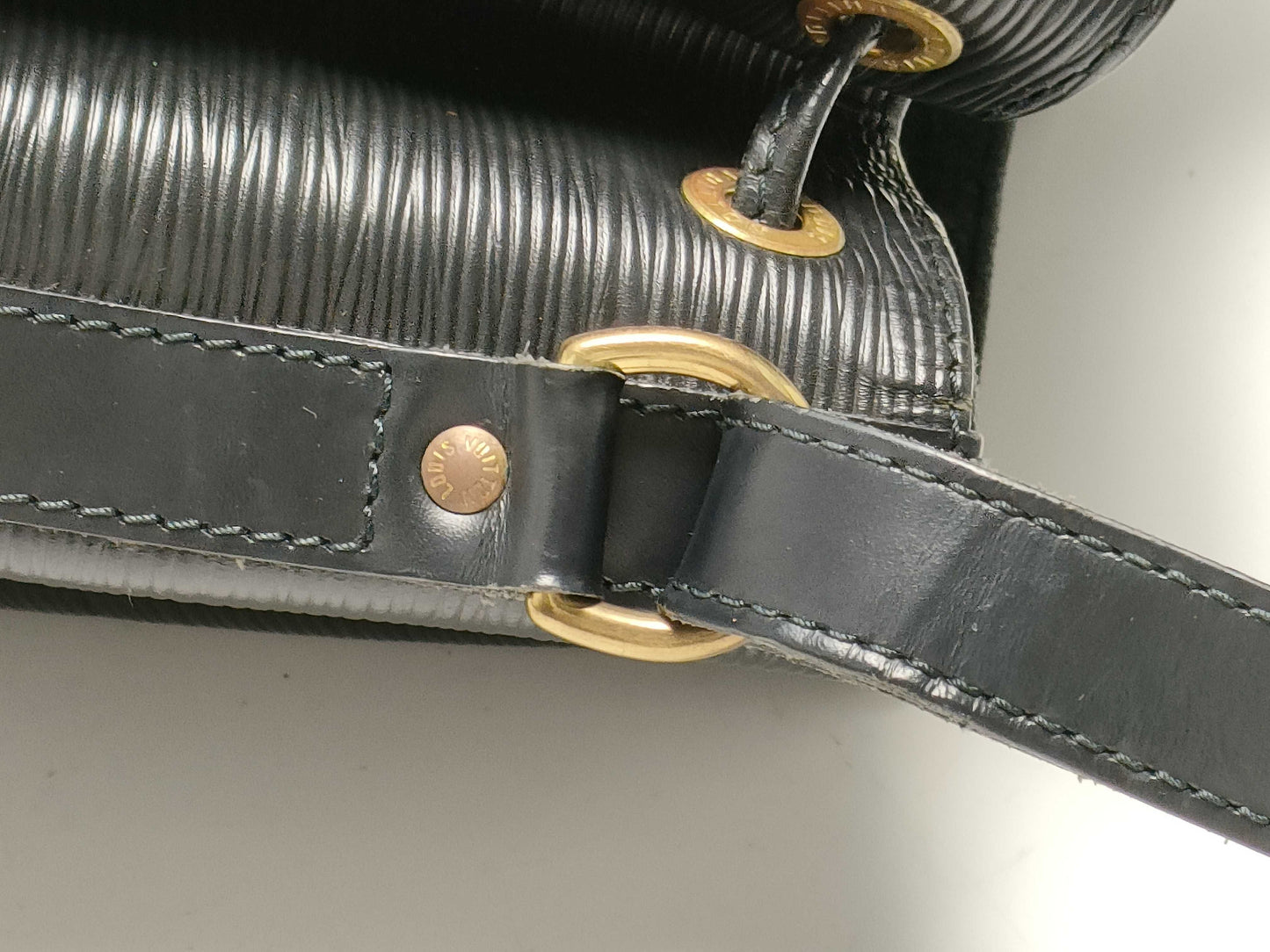 LOUIS VUITTON Epi Noe/Noir Shoulder Bag