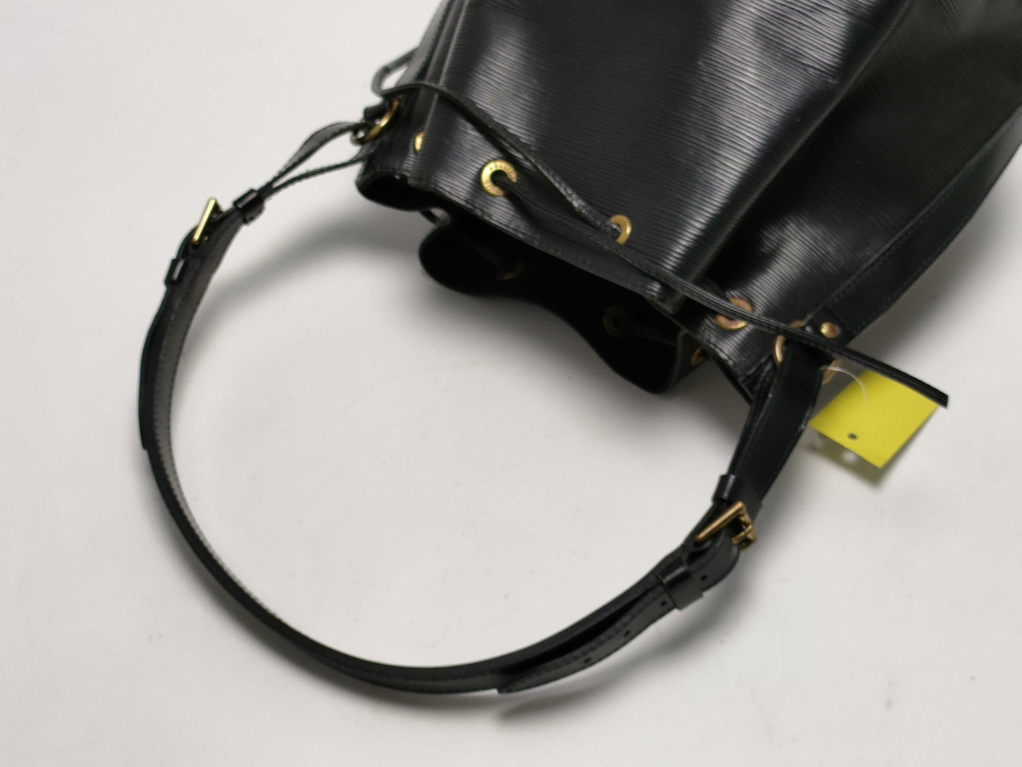 LOUIS VUITTON Epi Noe/Noir Shoulder Bag