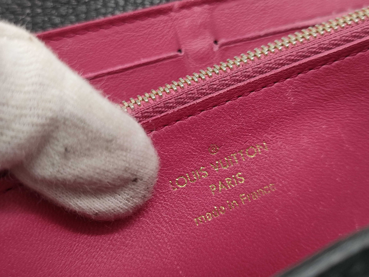 LOUIS VUITTON M61248 Portefeuille Capucines Wallet