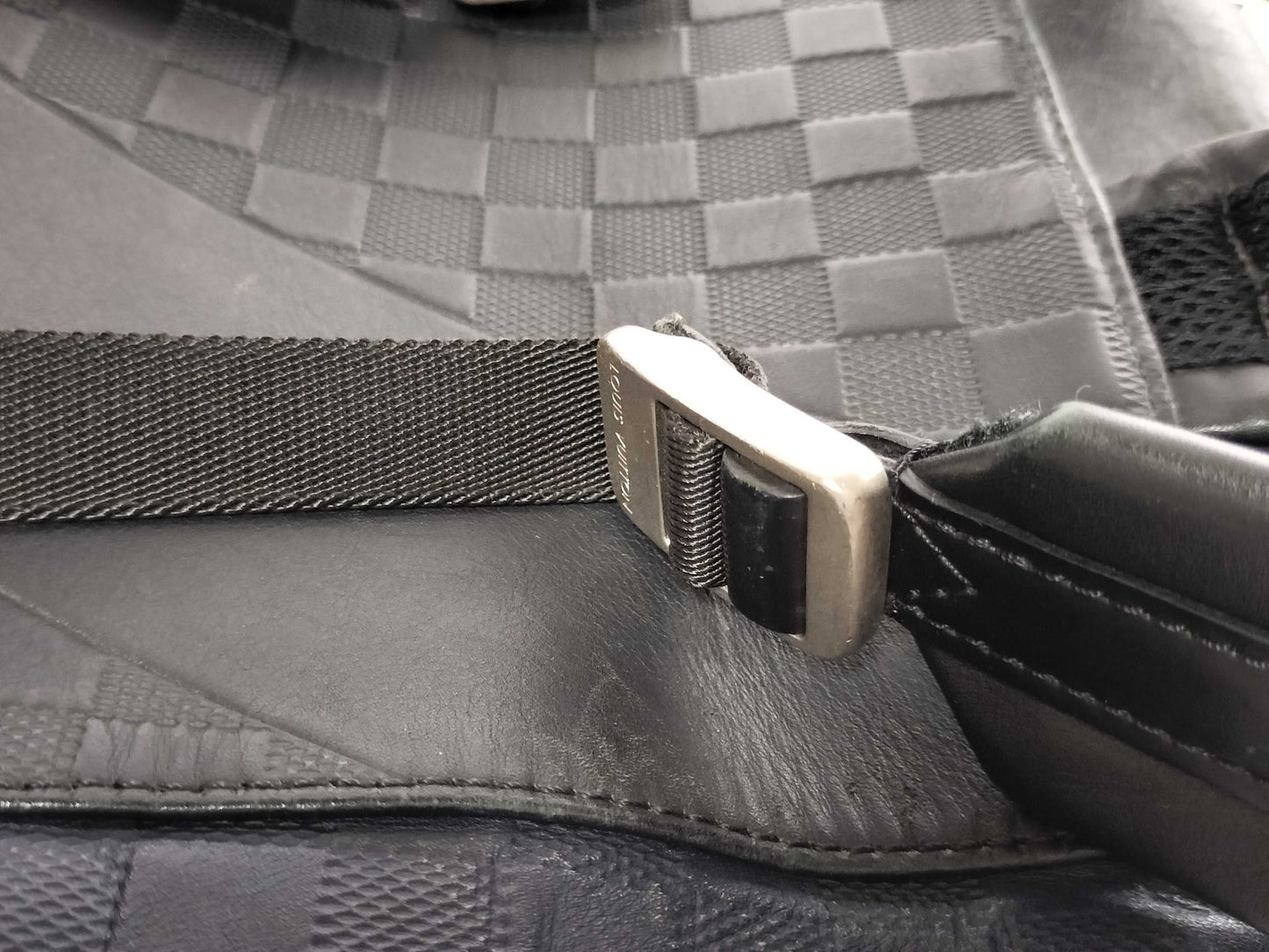 LOUIS VUITTON Damier Infini Avenue Backpack