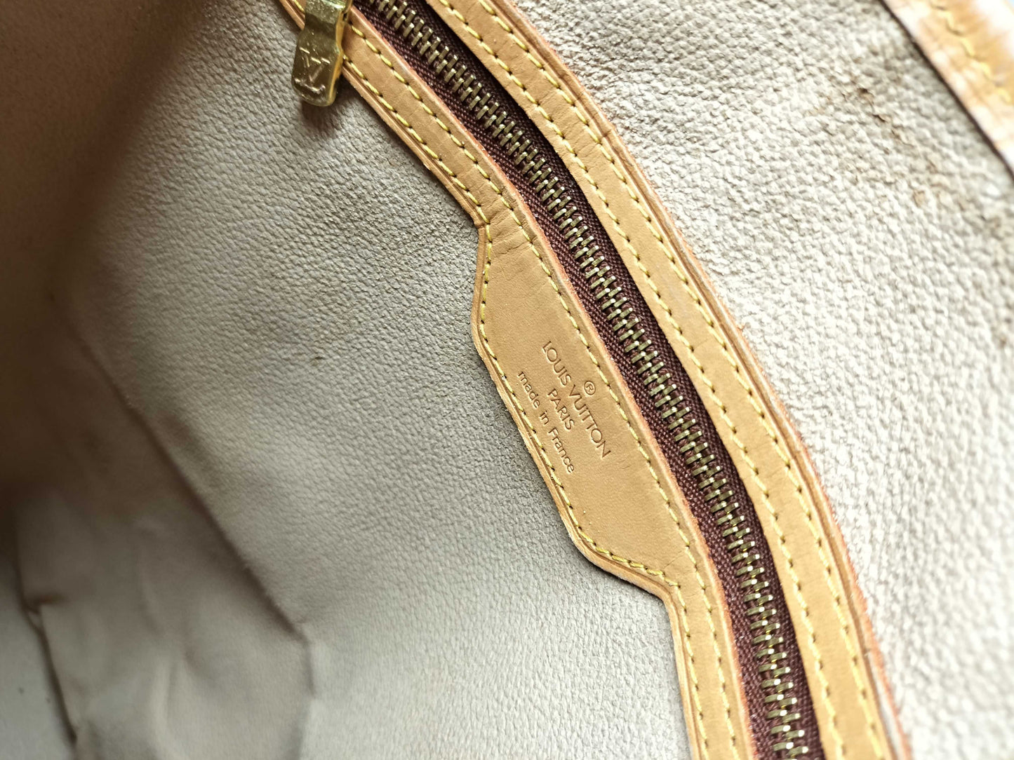 LOUIS VUITTON Monogram Bucket GM Shoulder Bag
