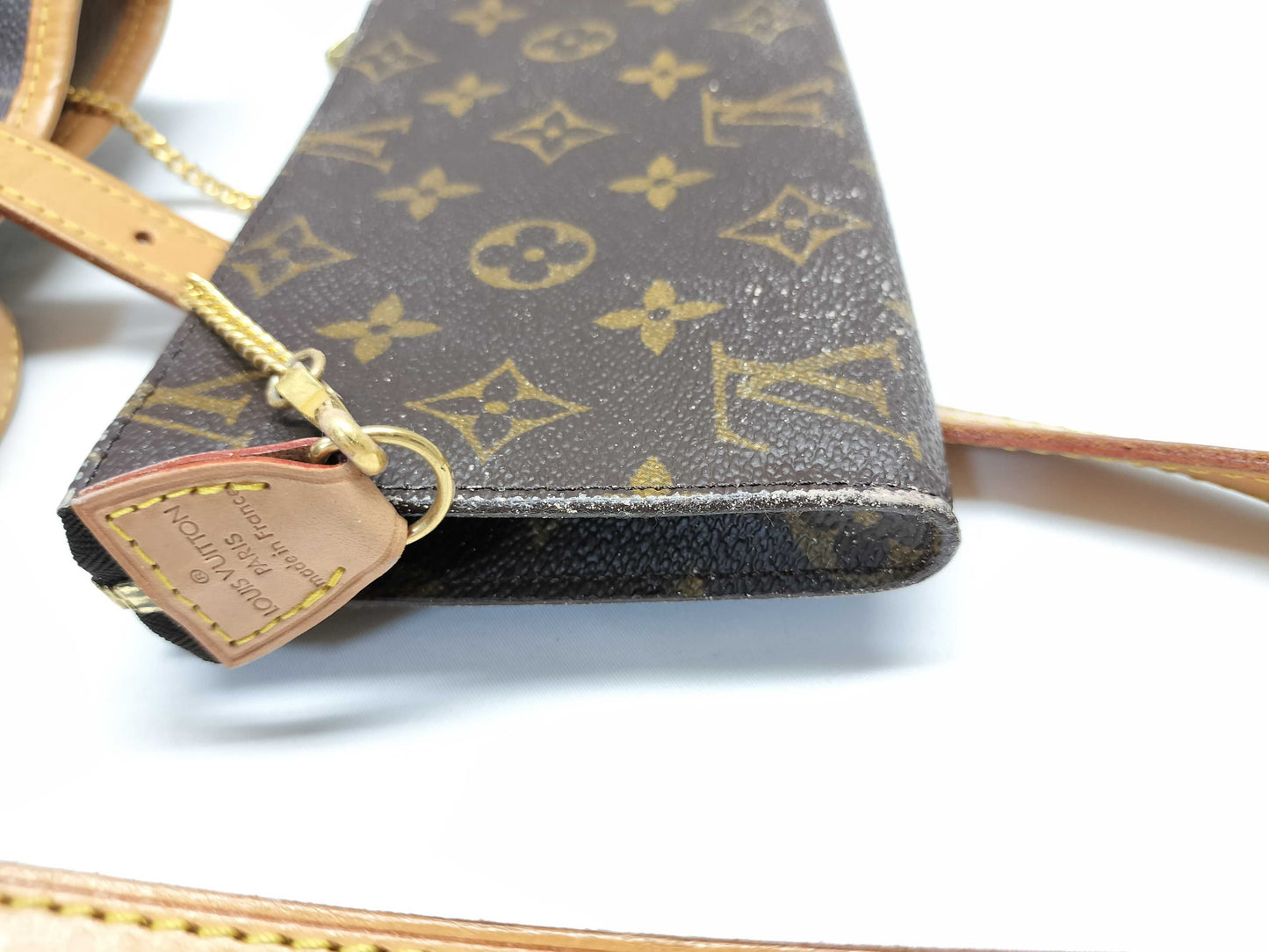 LOUIS VUITTON Monogram Bucket GM Shoulder Bag