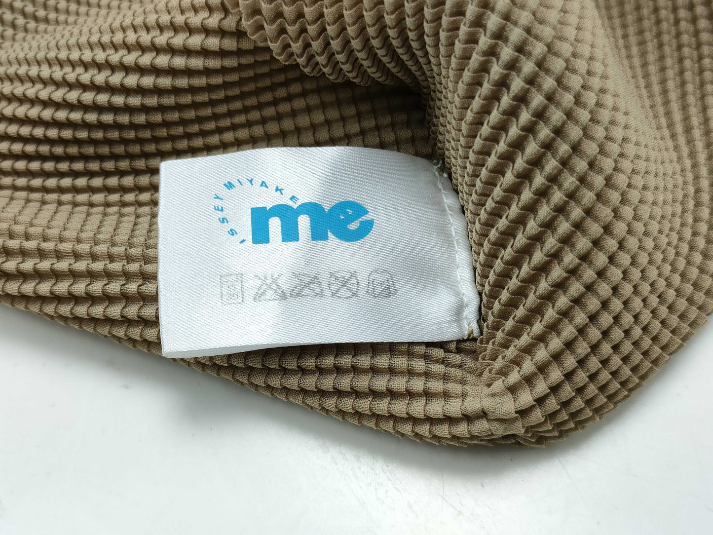 ISSEY MIYAKE ME Tops Brown Solid Tops