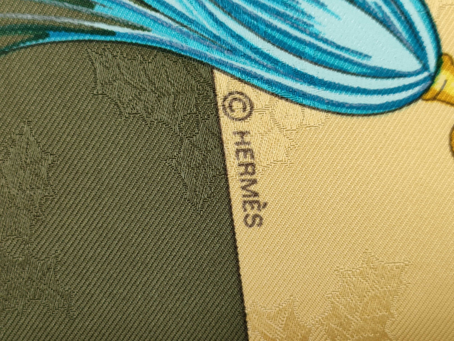 HERMES Carré 90 Plumes and Grelots Feather and Bell Scarf