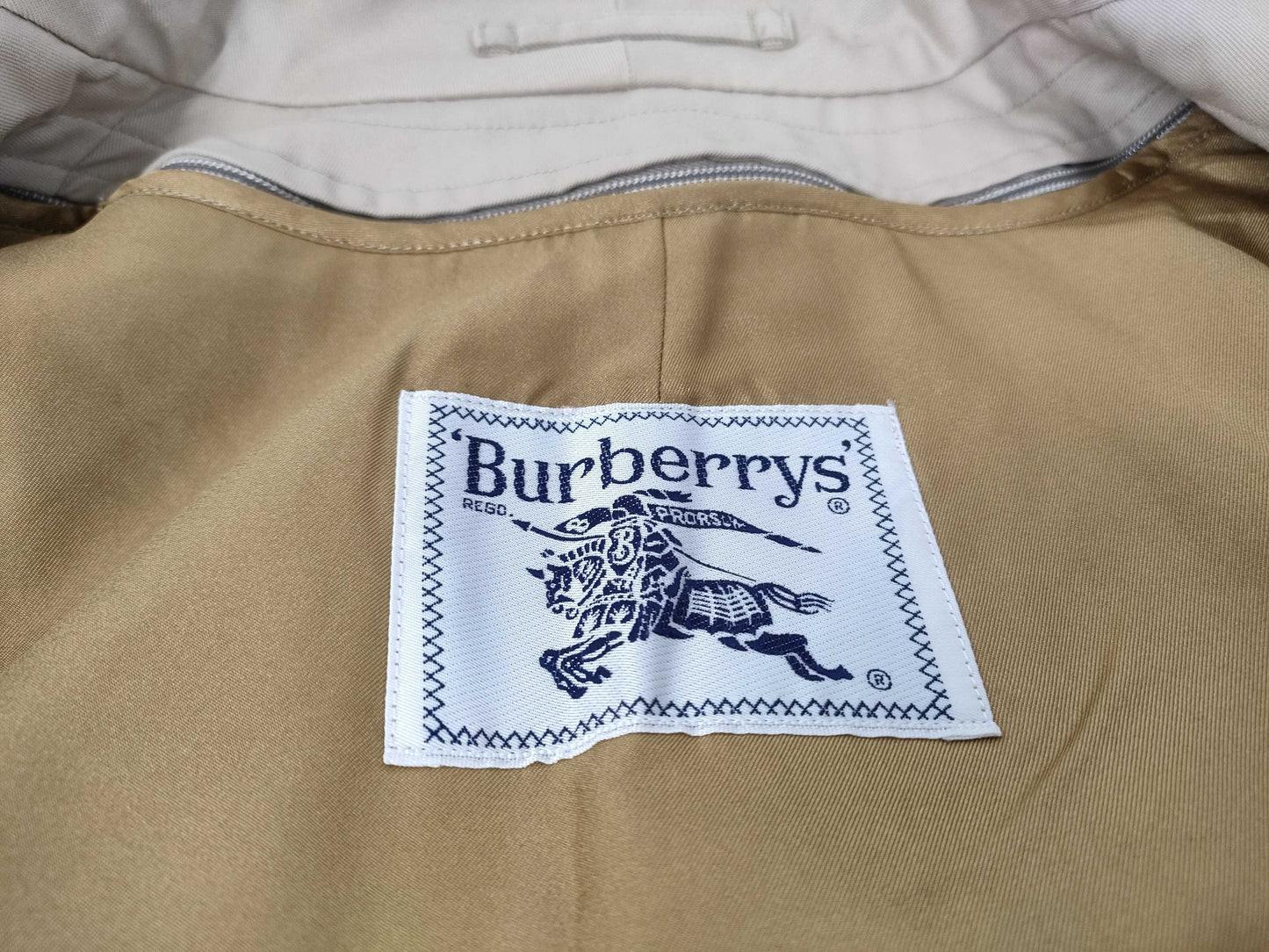 Burberrys trench coat/vest set with Nova check lining