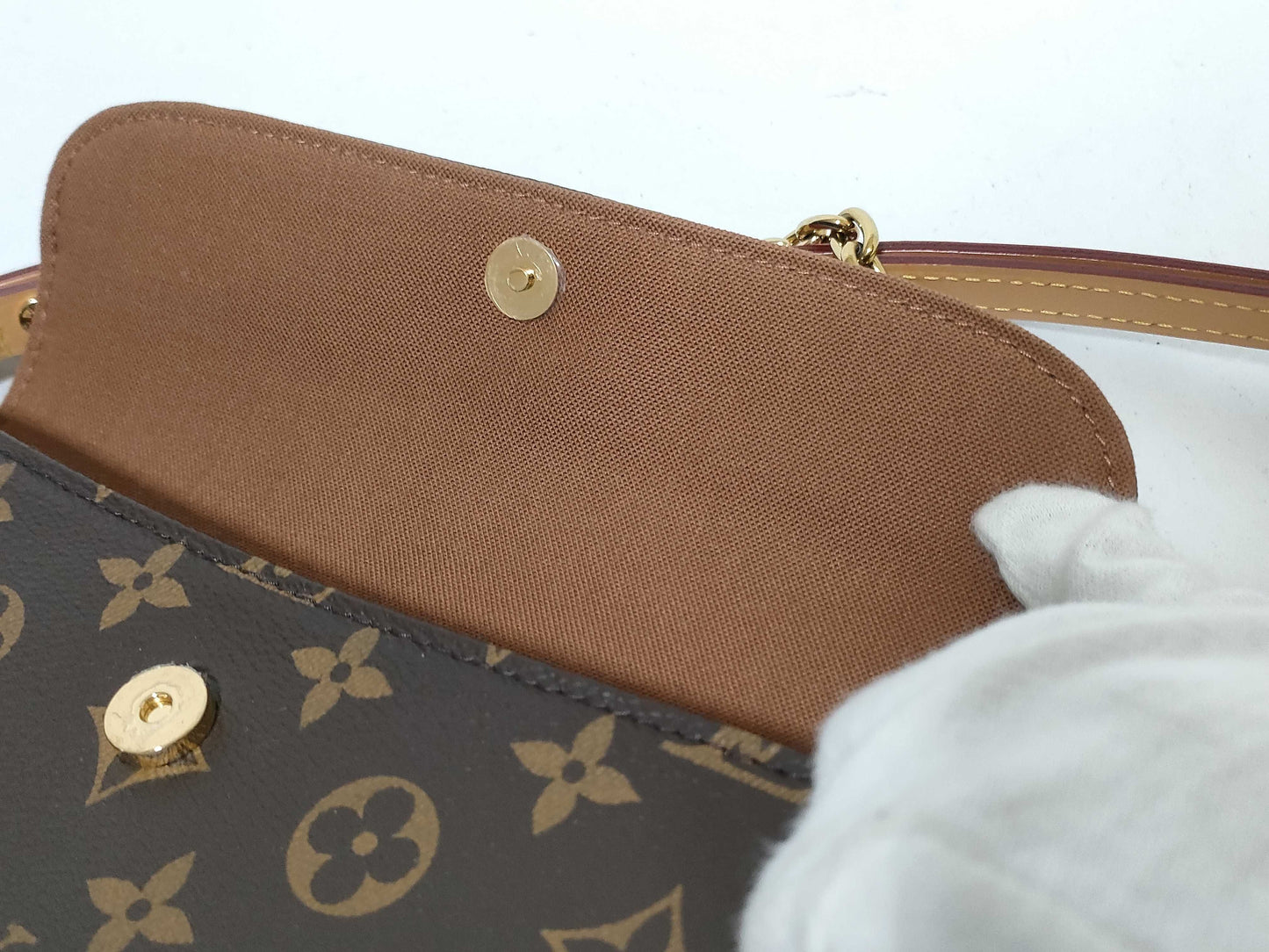 LOUIS VUITTON Monogram Ivy Wallet Chain M81911 RFID Enabled Shoulder Bag