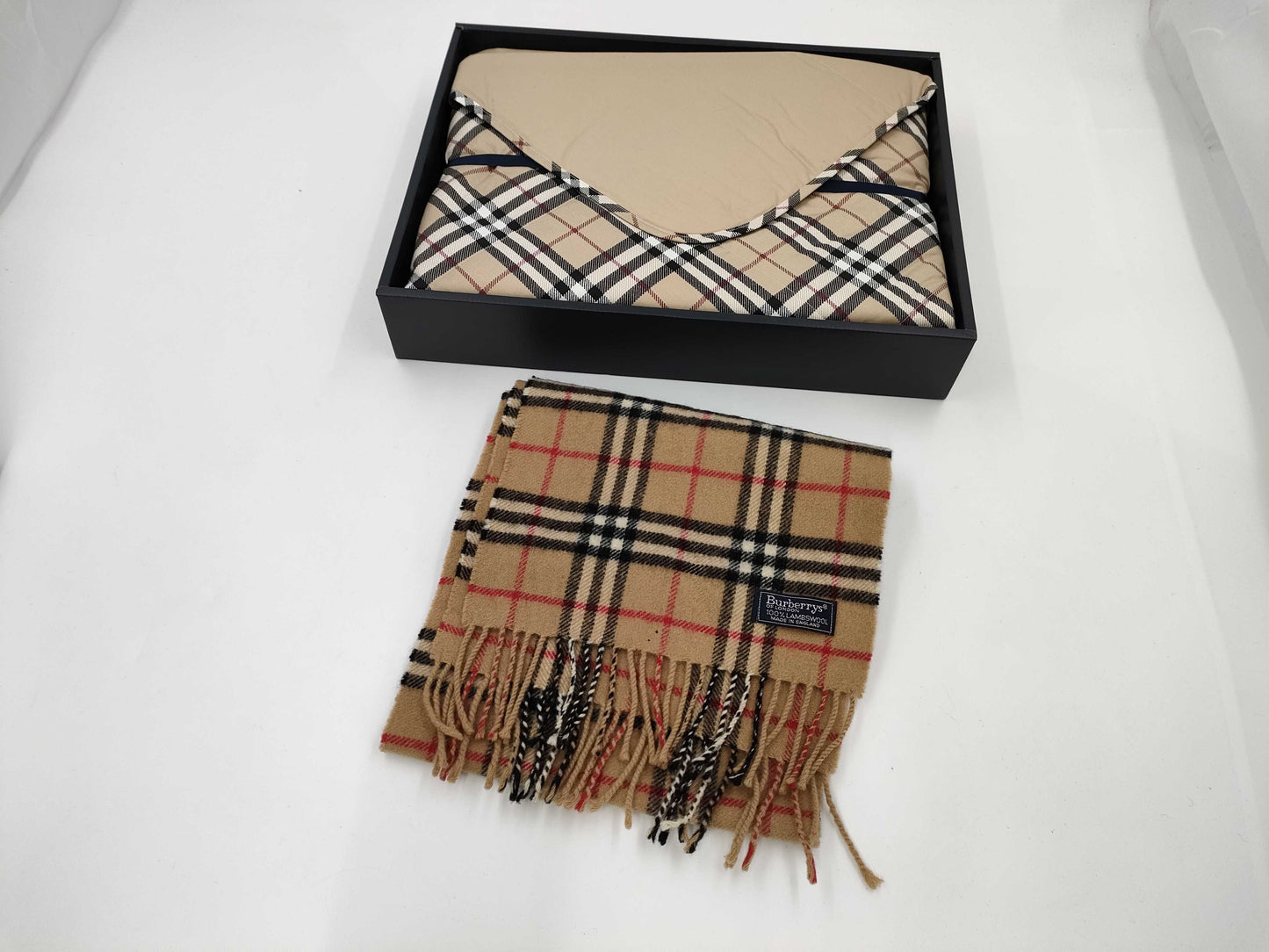BURBERRY Nova Check Scarf/Shelf Pad