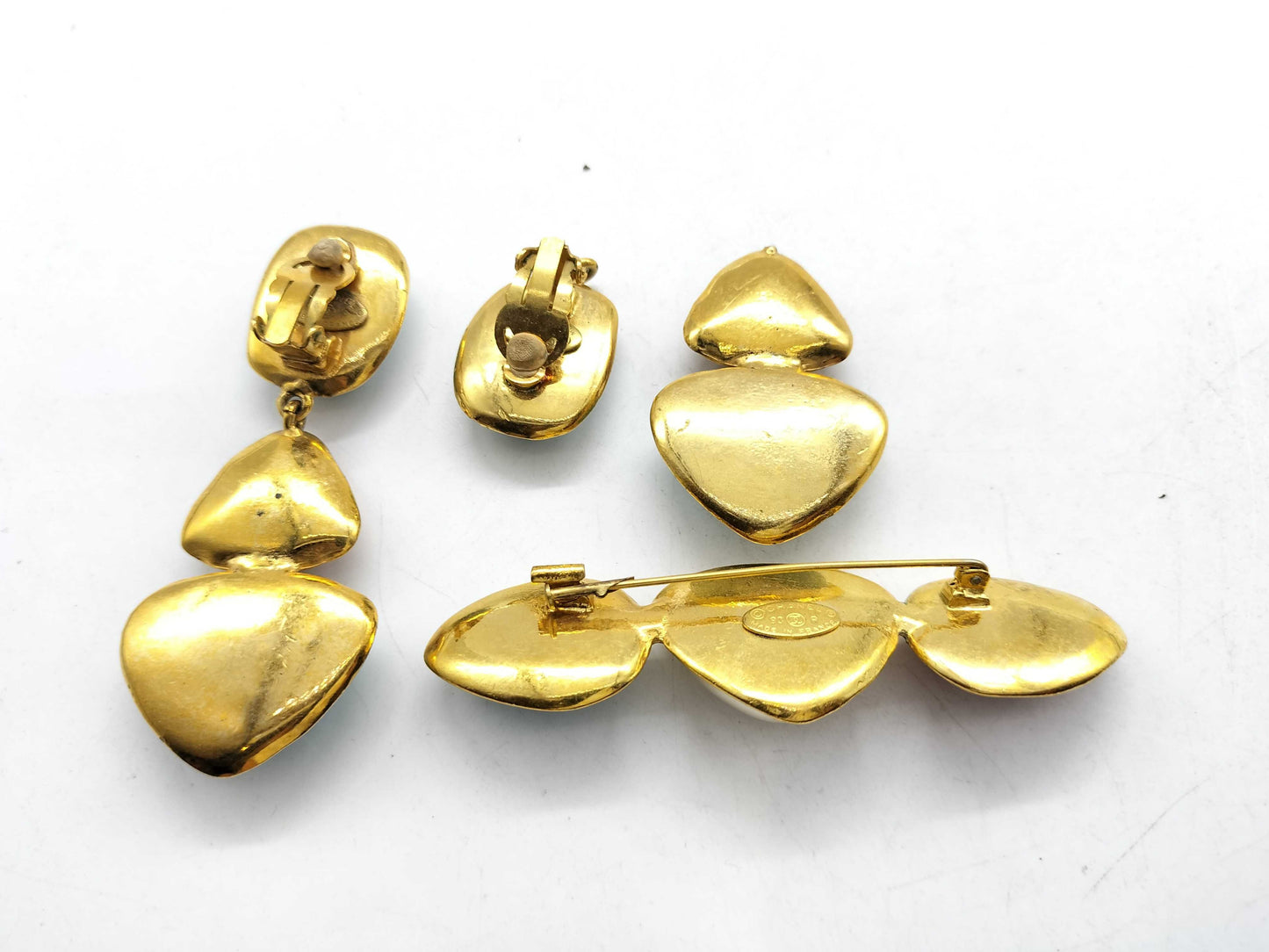 CHANEL 93P Brooch/Earrings Partially damaged Brooch