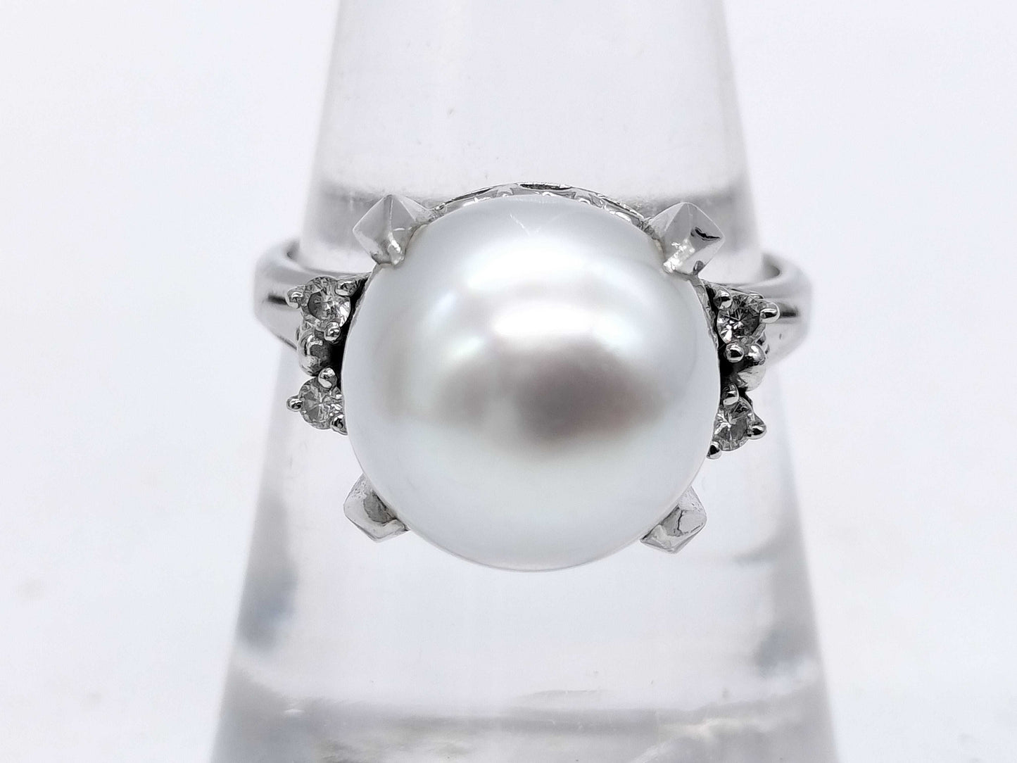 Pearl, diameter approximately 11.2mm, diamond, Pt900, 8.3g, ring