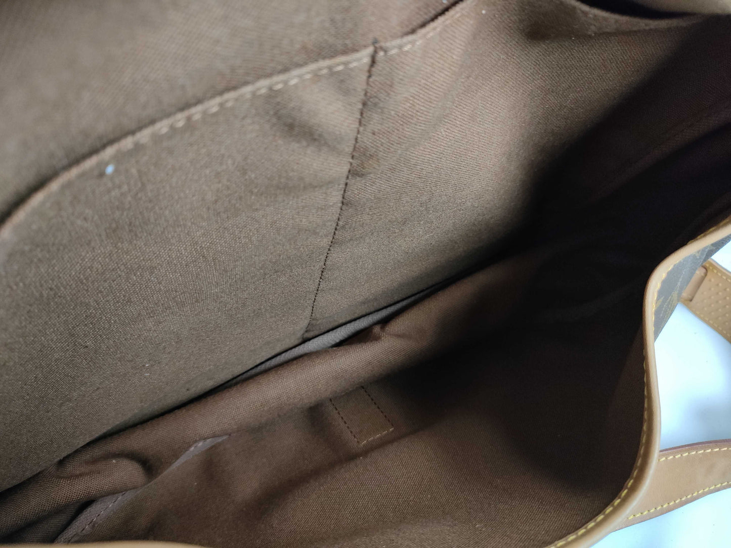 LOUIS VUITTON M42254 Monogram Saumur 35 Shoulder Bag