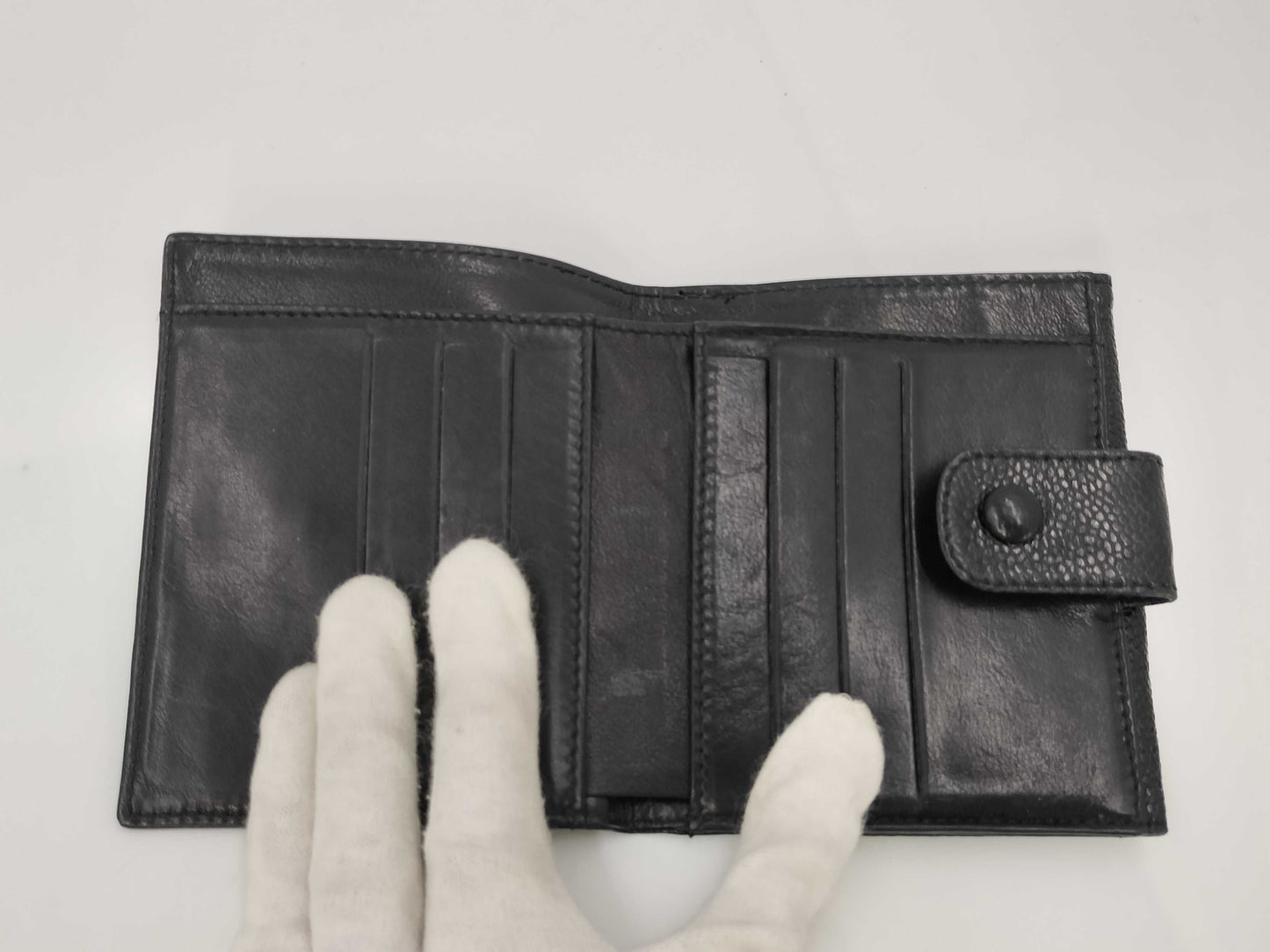 CHANEL Caviar Skin Bifold Wallet