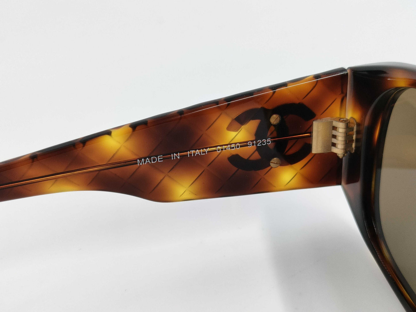 CHANEL tortoiseshell sunglasses with case