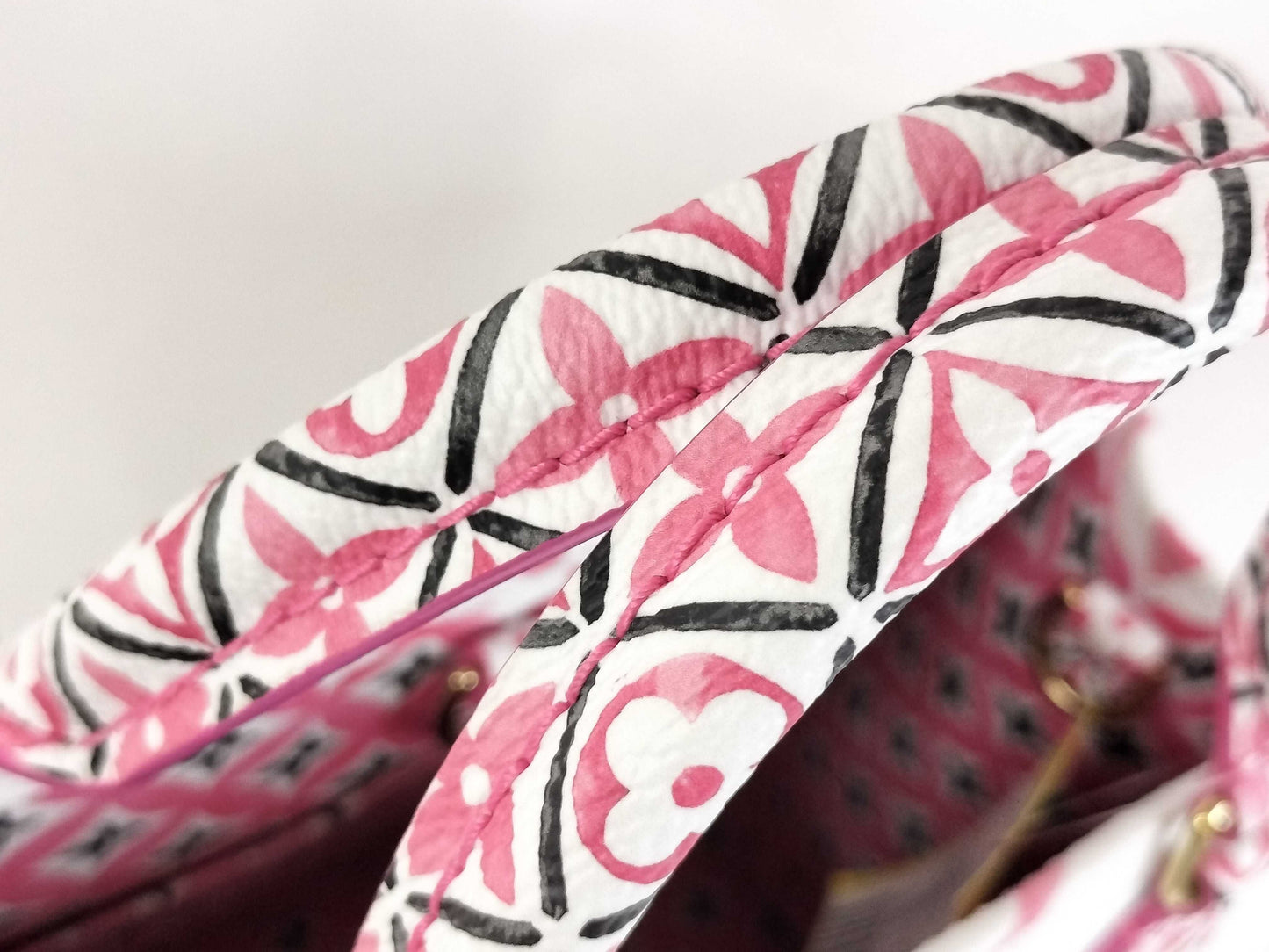 LOUIS VUITTON M22976 Monogram Flower Tile On the Go PM By the Pool RFID Verified Handbag