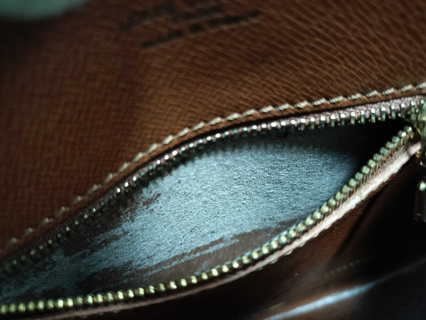 LOUIS VUITTON M51242 Monogram Saint-Cloud Shoulder Bag