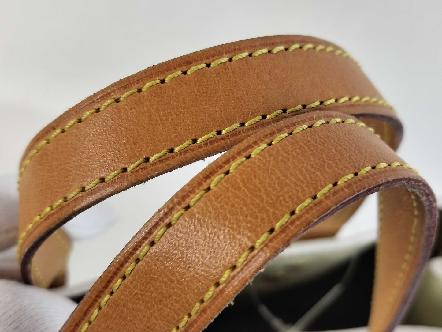 LOUIS VUITTON M91336 Vernis Reed PM Handbag