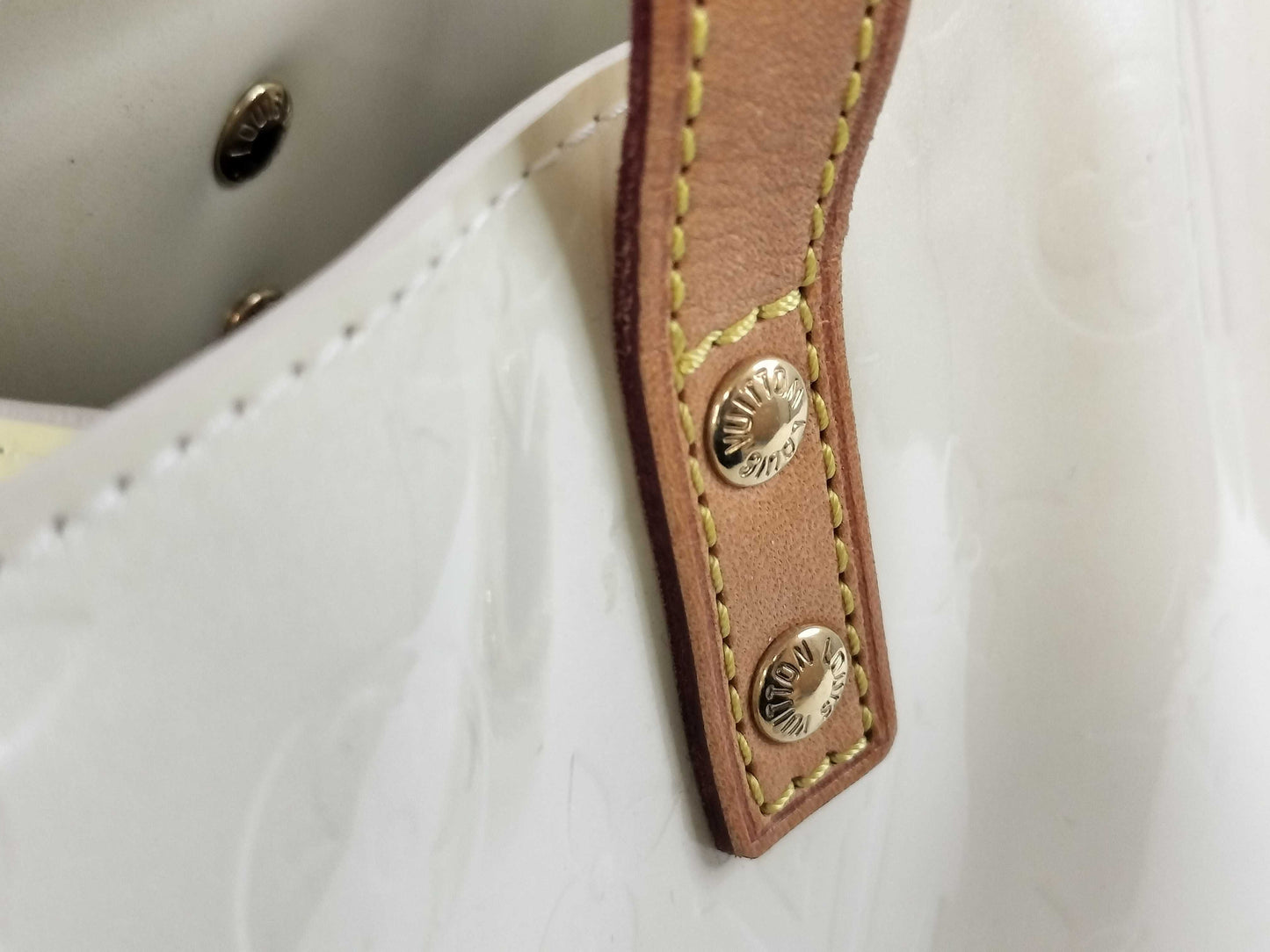 LOUIS VUITTON M91336 Vernis Reed PM Handbag
