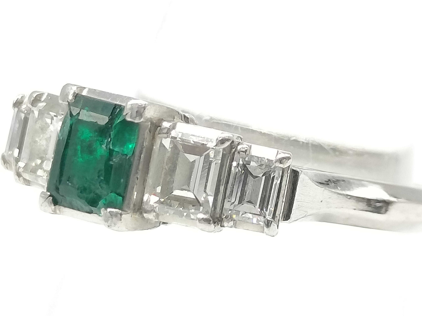 Emerald and Diamond Pm 5.1g Ring