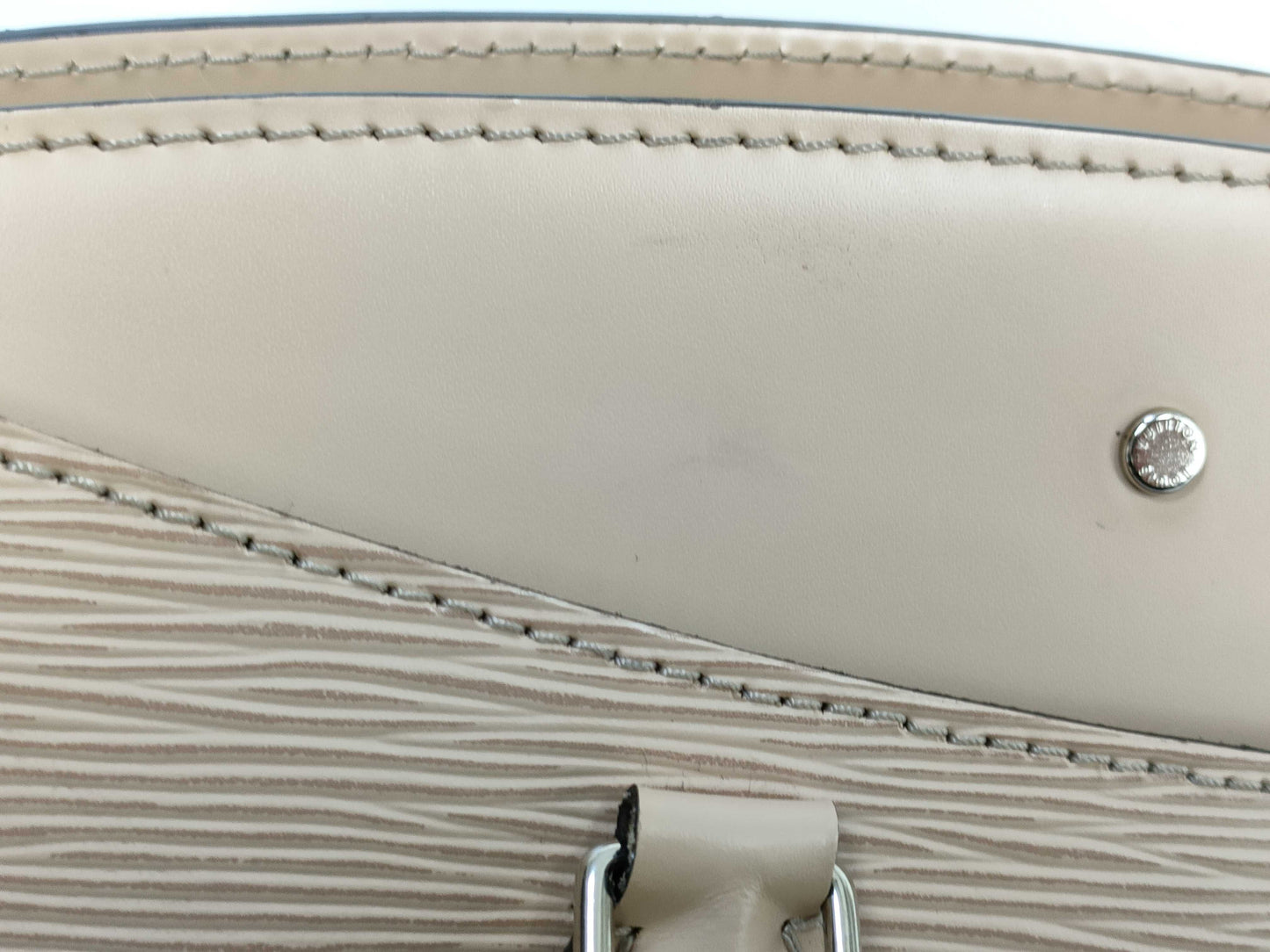 LOUIS VUITTON M94376 Epi Leather Sufflot MM Handbag