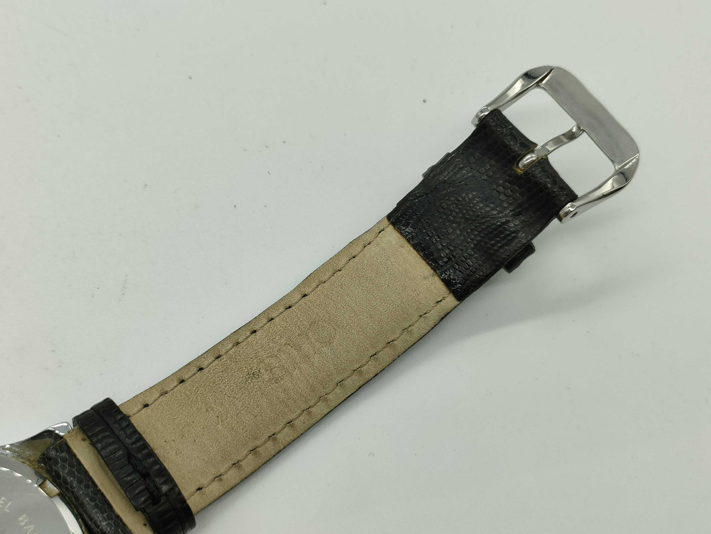 Oris 302-7285B Boys' Watch with Broken Crystal