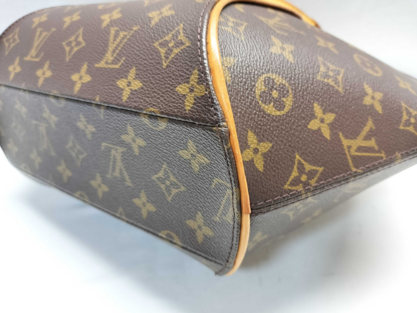 LOUIS VUITTON M51126 Monogram Ellipse MM Handbag