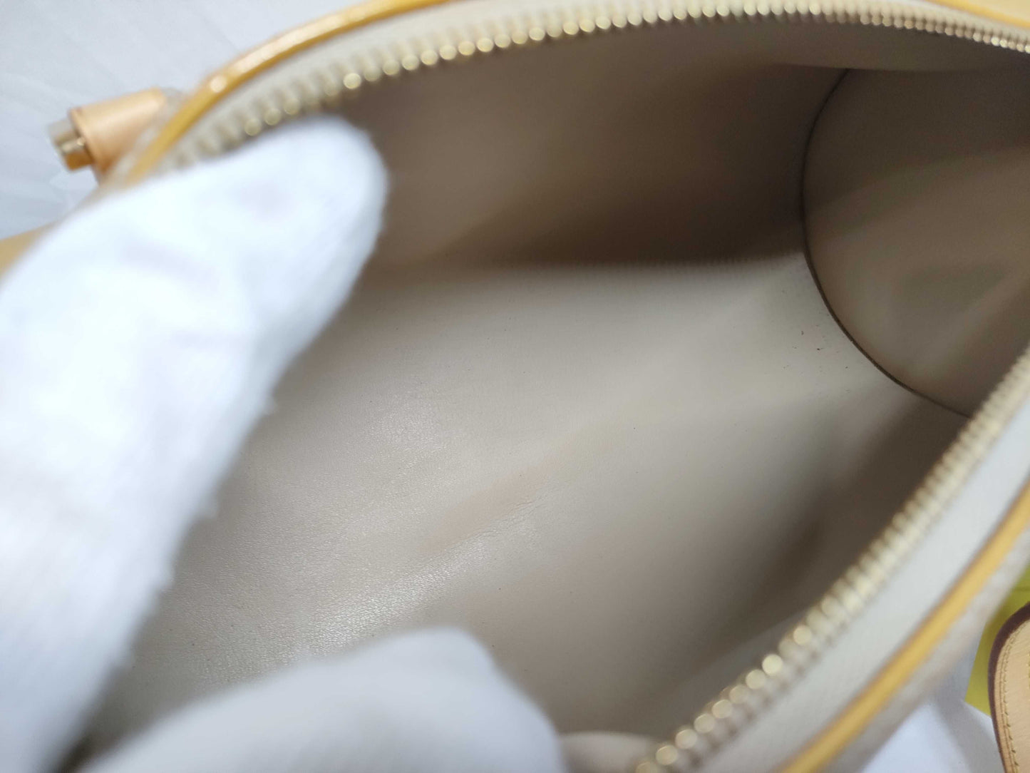 LOUIS VUITTON M91329 Vernis Bedford Handbag