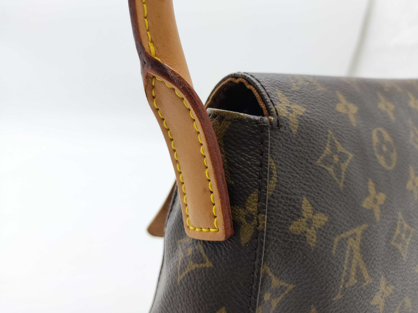 LOUIS VUITTON Monogram M51147 Mini Looping Handbag