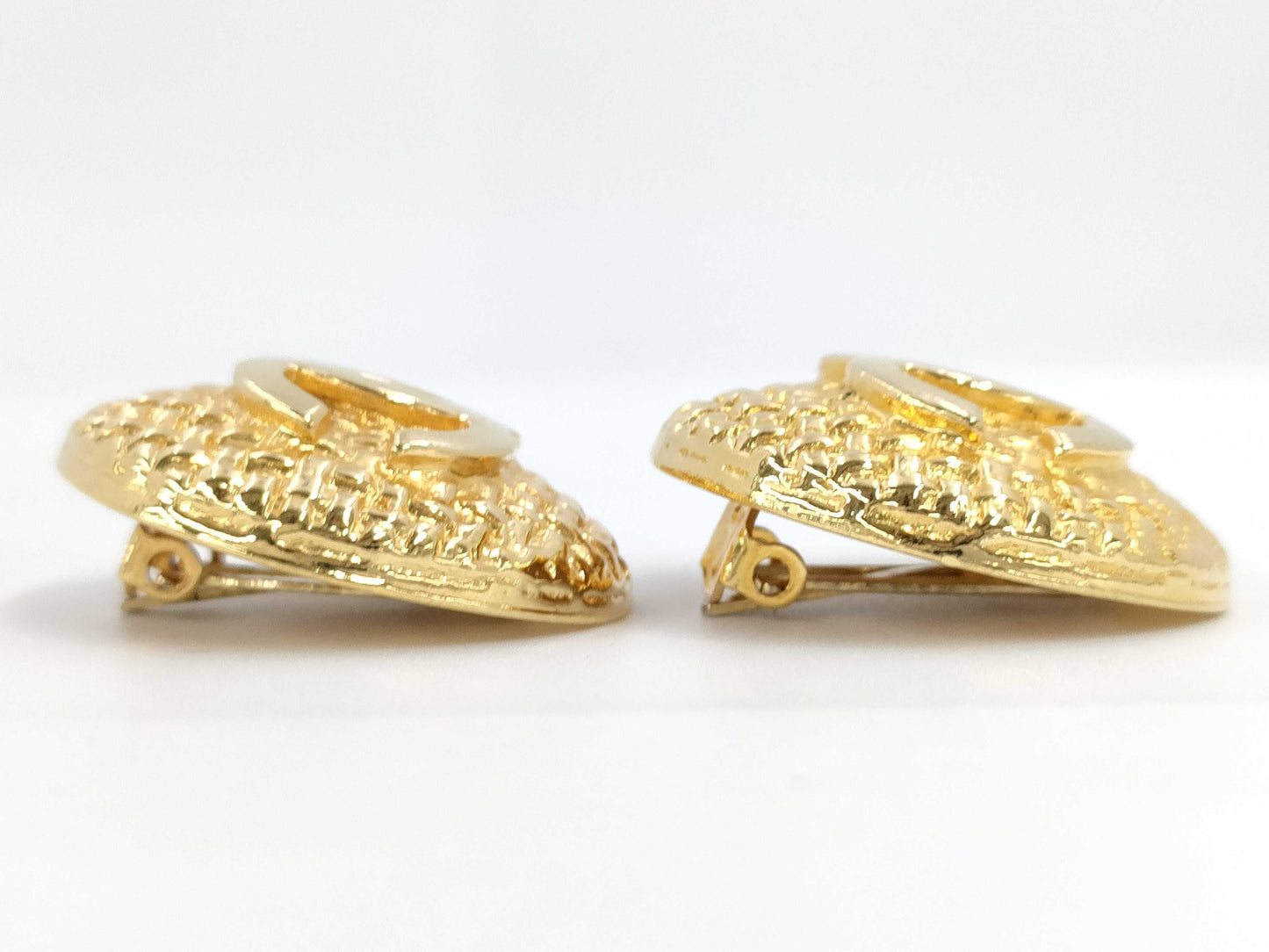 CHANEL 23 Coco Mark Earrings