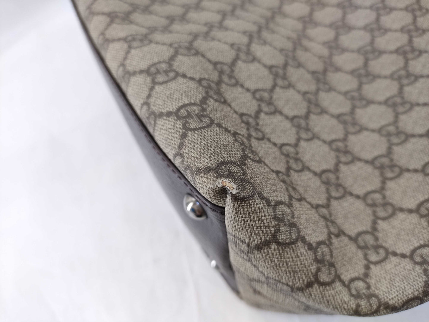 GUCCI GG Supreme 131220 Handbag