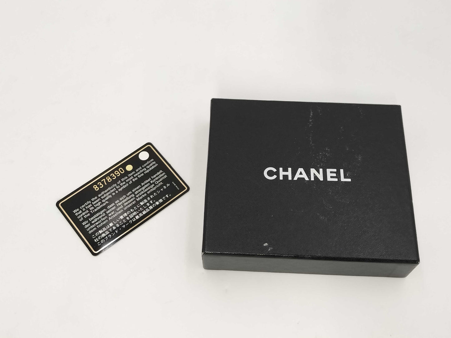 CHANEL Caviar Skin Bifold Wallet