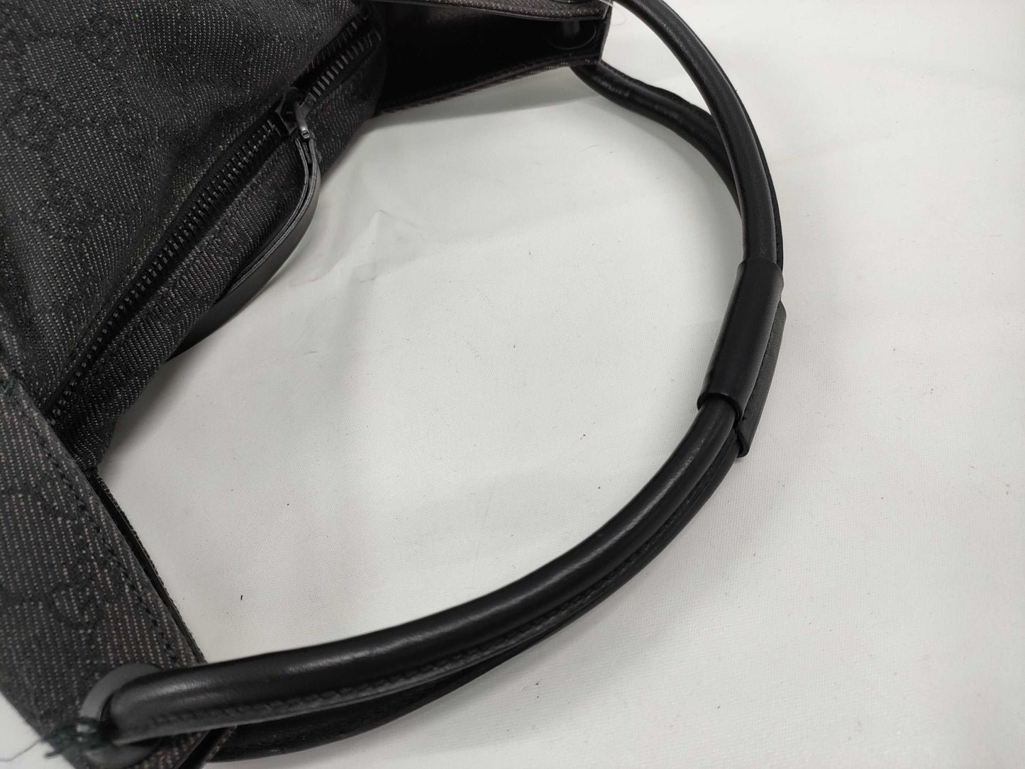 GUCCI GG 101333 One-Shoulder Handbag