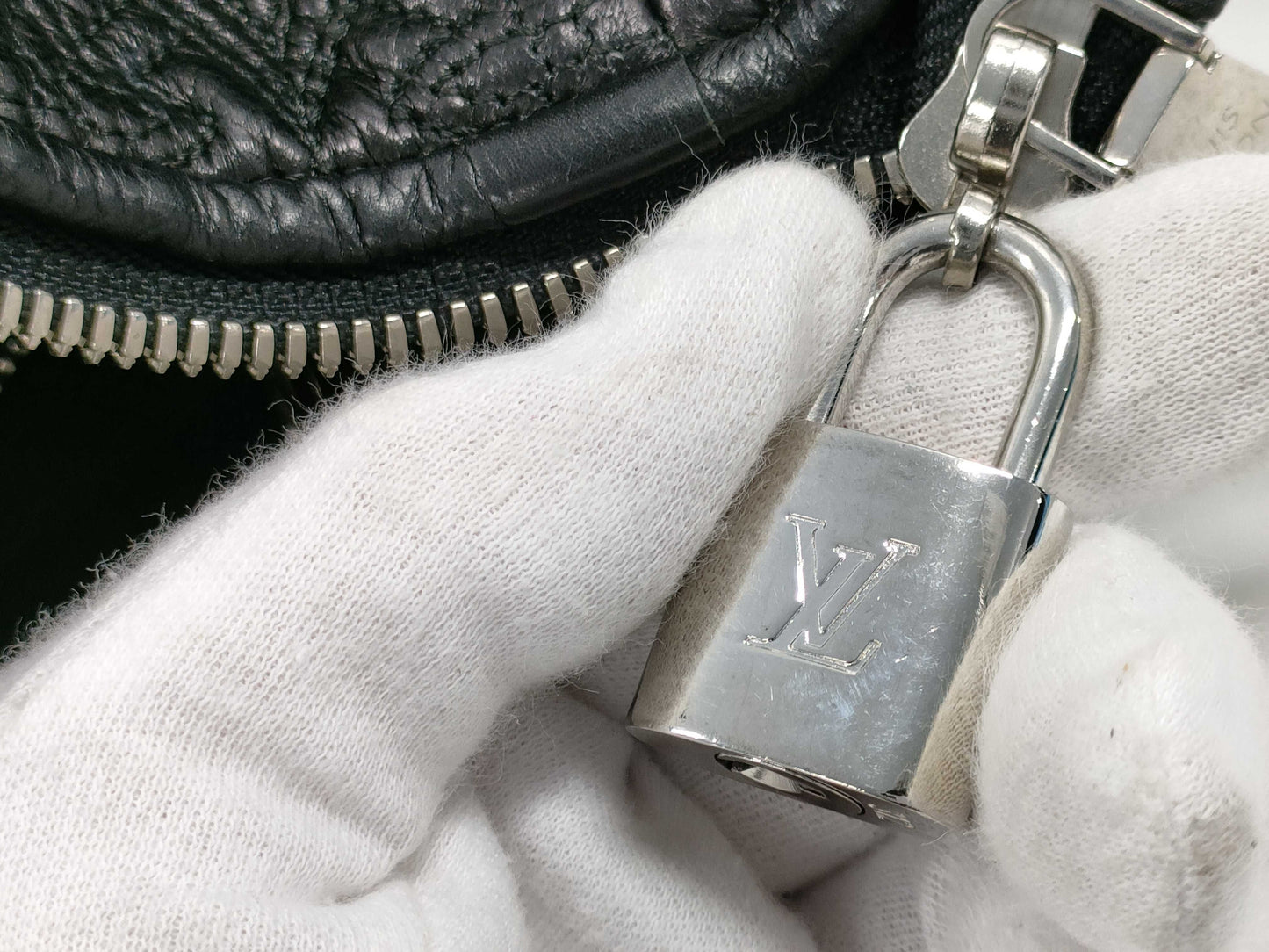 LOUIS VUITTON Monogram Antia Ixia Shoulder Bag