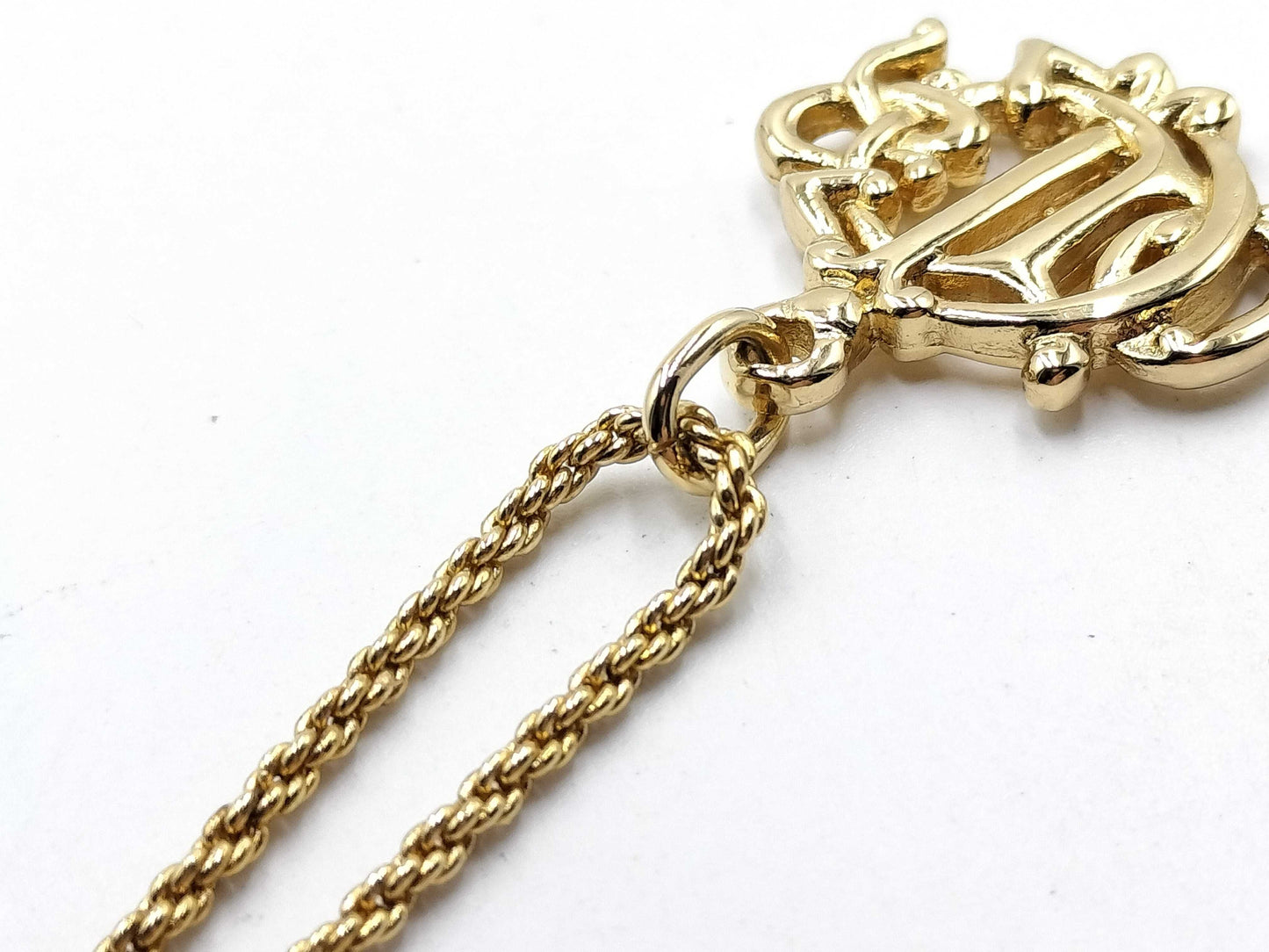 Dior logo necklace necklace