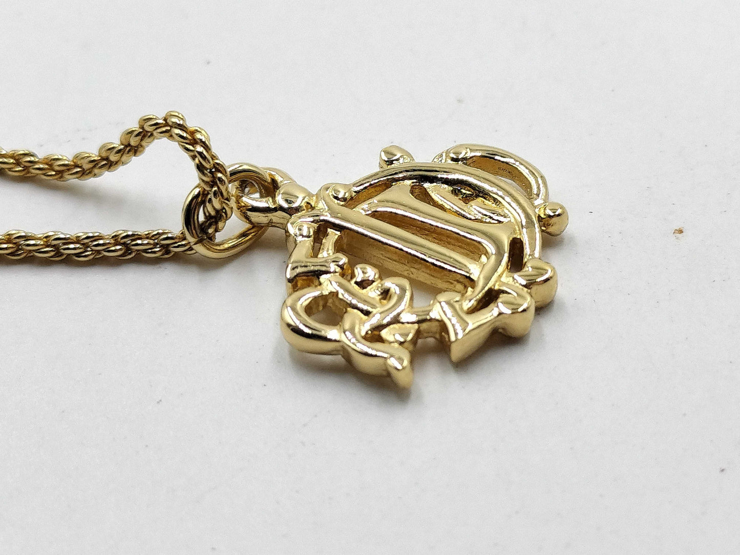 Dior logo necklace necklace